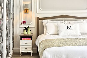 Mirrors Hotel