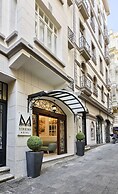 Mirrors Hotel
