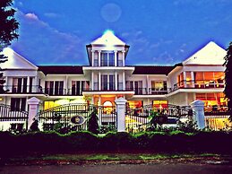 Sovereign Hotel