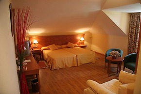 Hotel Camino Real