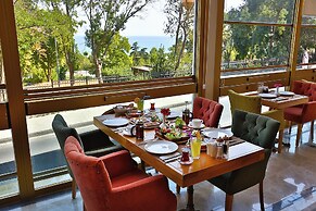 Hotel Emirhan Palace