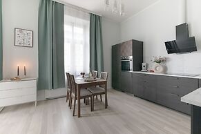Platinum Aparthotel