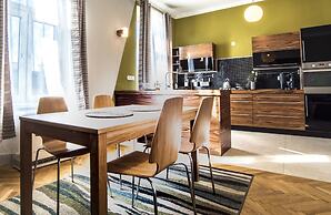 Platinum Aparthotel