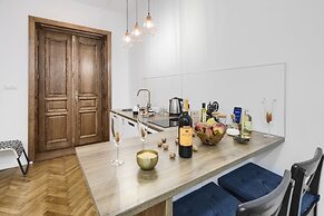 Platinum Aparthotel