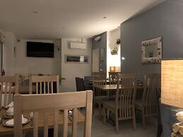 Cairn House