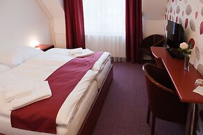 Hotel Vír