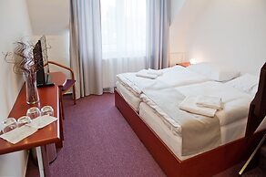 Hotel Vír