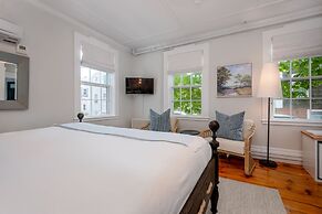 Periwinkle Inn