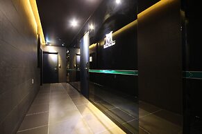 Hotel The May