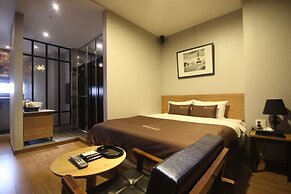 Hotel The May