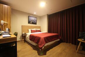 Hotel The May