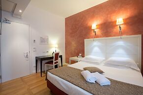 Floris Hotel