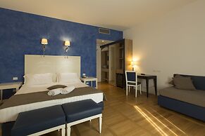 Floris Hotel