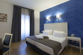 Floris Hotel