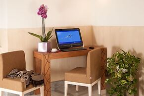 Floris Hotel