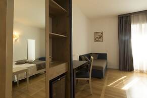 Floris Hotel