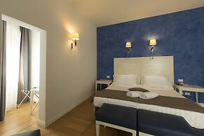 Floris Hotel