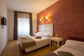 Floris Hotel