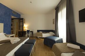 Floris Hotel