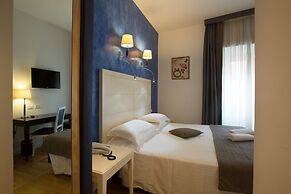 Floris Hotel