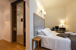 Floris Hotel