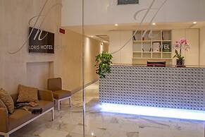 Floris Hotel