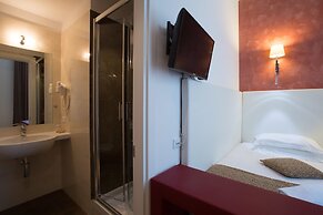 Floris Hotel