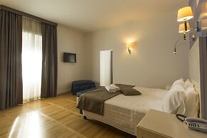 Floris Hotel