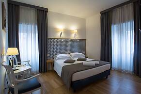 Floris Hotel