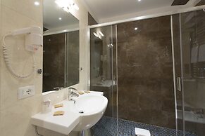 Floris Hotel