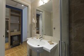 Floris Hotel