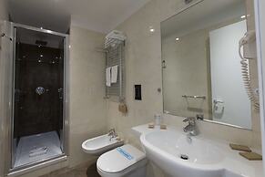 Floris Hotel