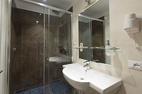 Floris Hotel