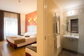 Floris Hotel