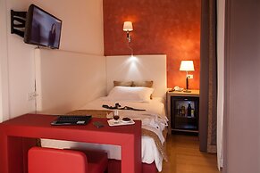 Floris Hotel