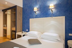 Floris Hotel