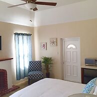 Paraquet Apartments