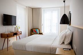 The 8 Downtown Suites