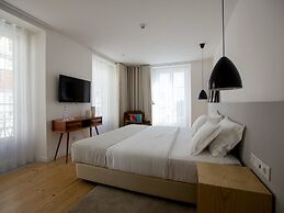 The 8 Downtown Suites