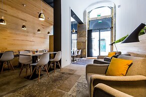 The 8 Downtown Suites
