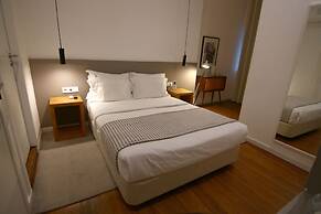 The 8 Downtown Suites
