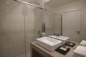 The 8 Downtown Suites