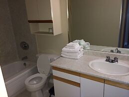 Pickle Lake Hotel