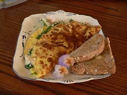 Cedar Song B & B and Cottage