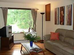 Cedar Song B & B and Cottage