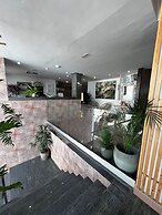 Hostal Residencia Cardona