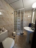 Hostal Residencia Cardona
