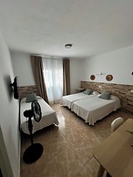 Hostal Residencia Cardona