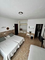Hostal Residencia Cardona