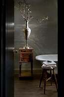 The Crown & Thistle